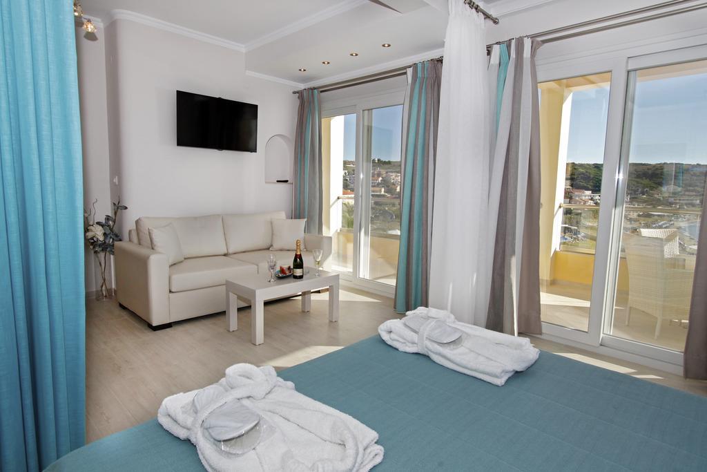 Paralia Luxury Suites Agios Stefanos Avliotes  Camera foto