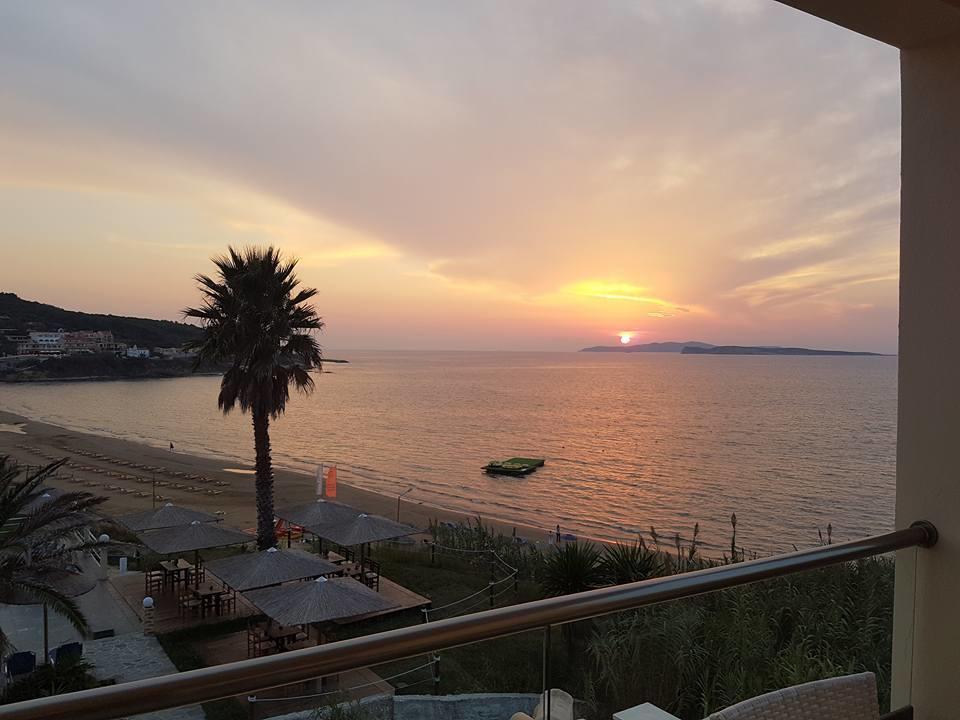 Paralia Luxury Suites Agios Stefanos Avliotes  Esterno foto