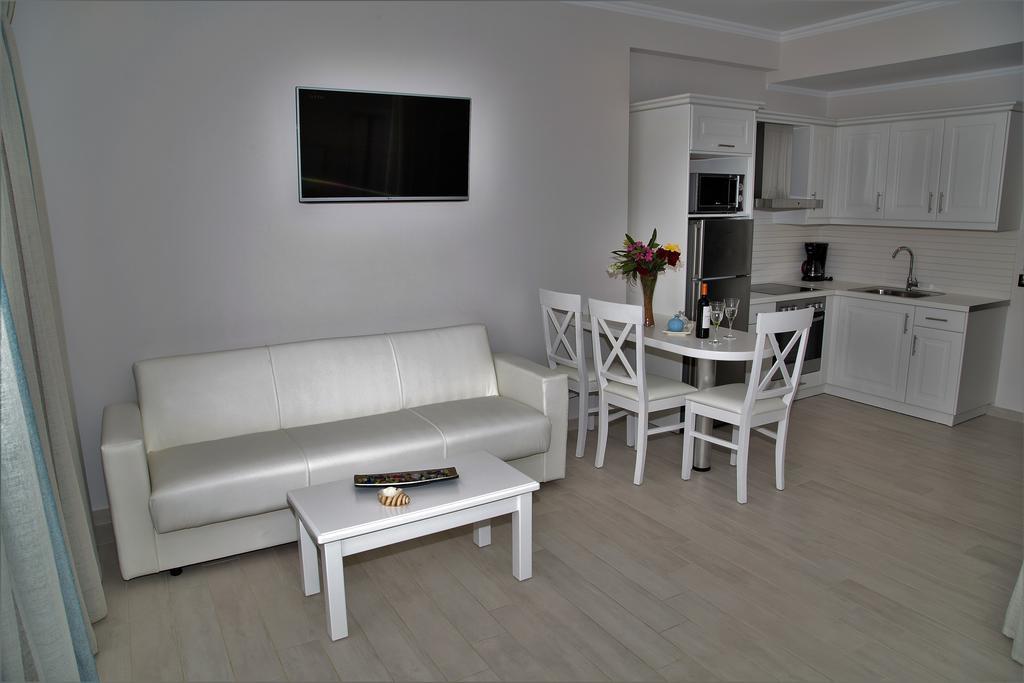 Paralia Luxury Suites Agios Stefanos Avliotes  Esterno foto