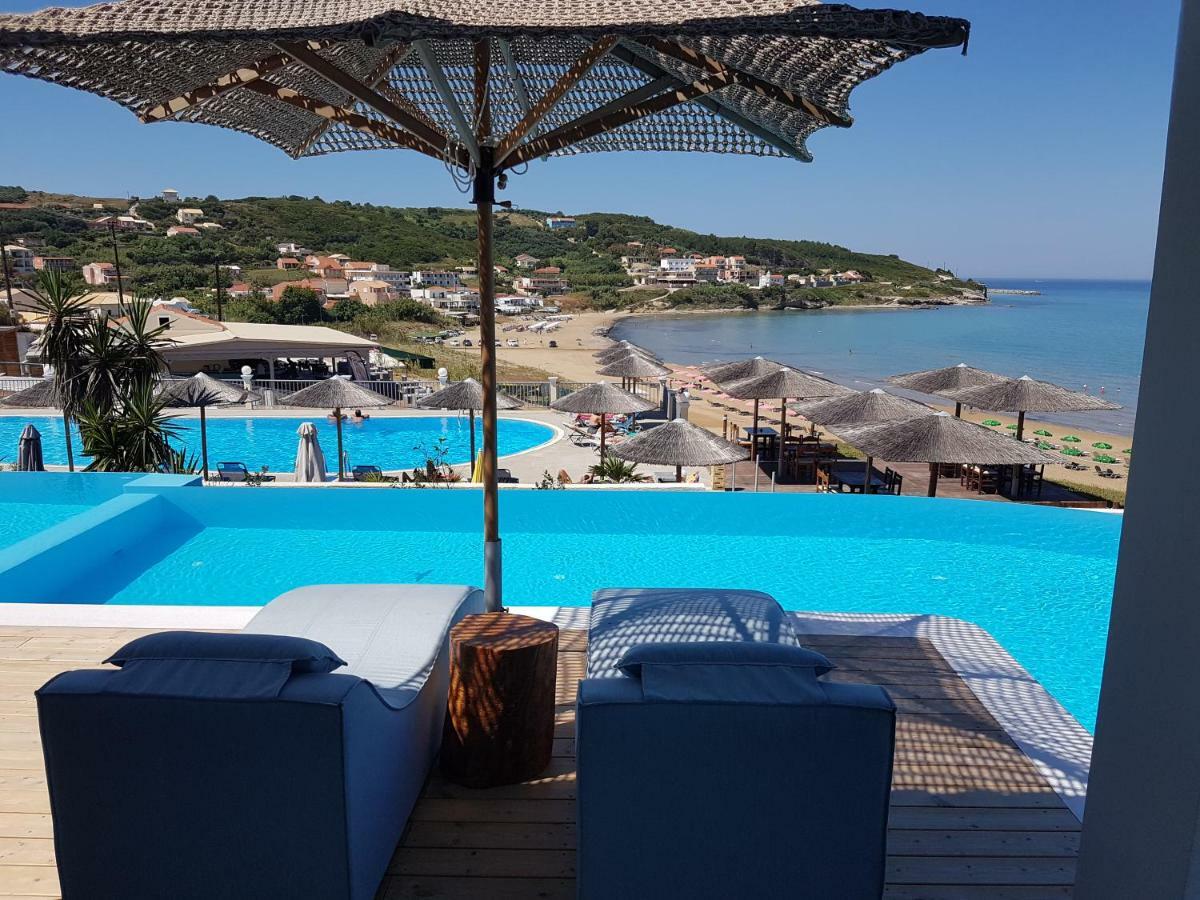 Paralia Luxury Suites Agios Stefanos Avliotes  Camera foto